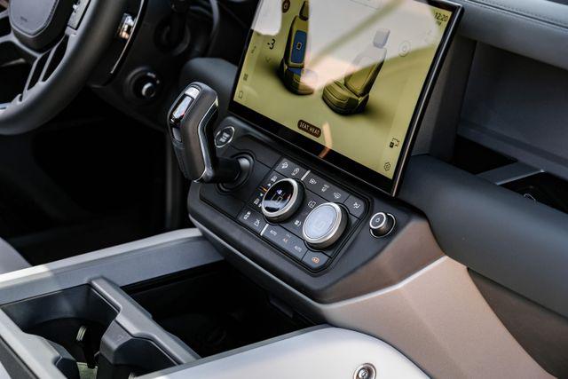 2026 Land Rover Defender P500 V8