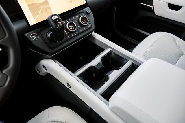 2026 Land Rover Defender P500 V8