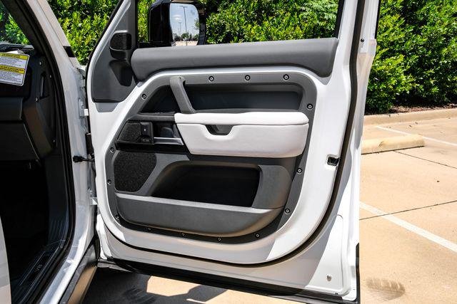 2026 Land Rover Defender P500 V8