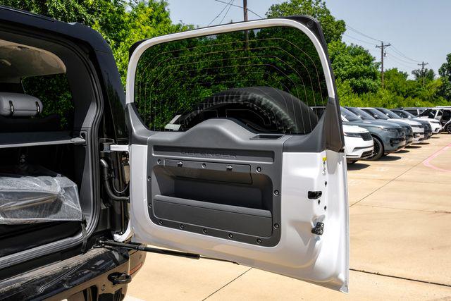 2026 Land Rover Defender P500 V8