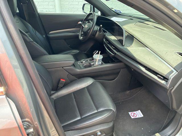 2024 Cadillac XT4 FWD Premium Luxury