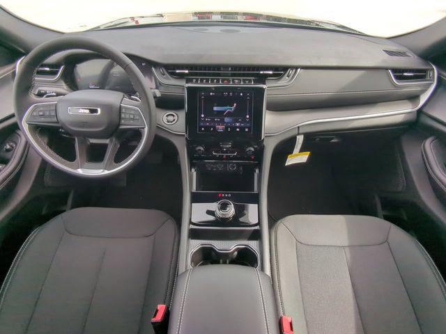 2026 Jeep Grand Cherokee Laredo 4x2