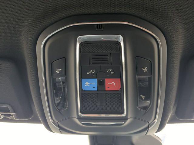 2026 Jeep Grand Cherokee Laredo 4x2