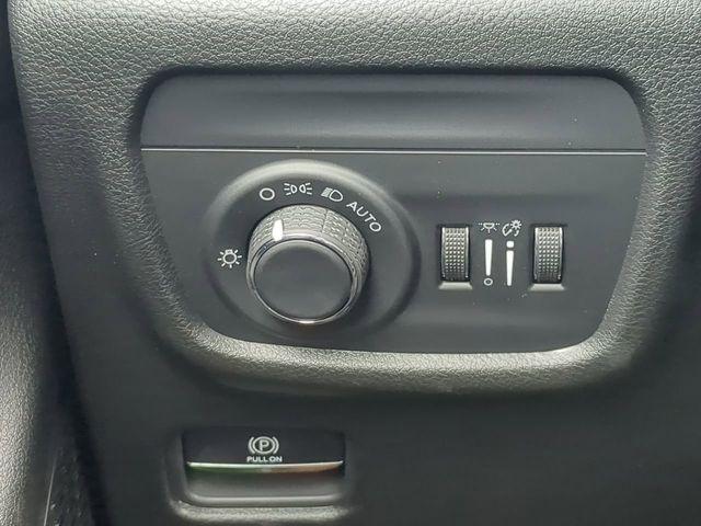 2026 Jeep Grand Cherokee Laredo 4x2