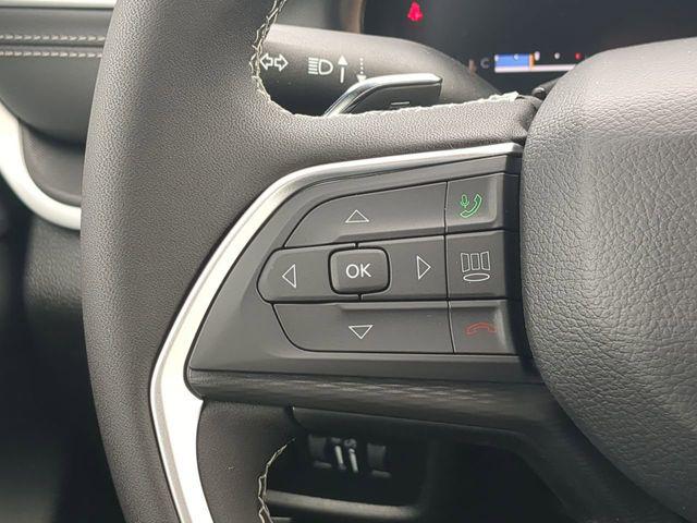 2026 Jeep Grand Cherokee Laredo 4x2