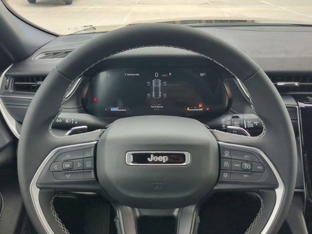 2026 Jeep Grand Cherokee Laredo 4x2