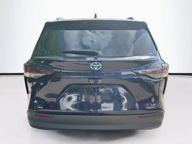 2024 Toyota Sienna LE