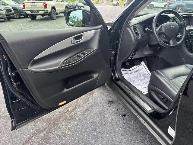 2017 INFINITI QX50 Standard