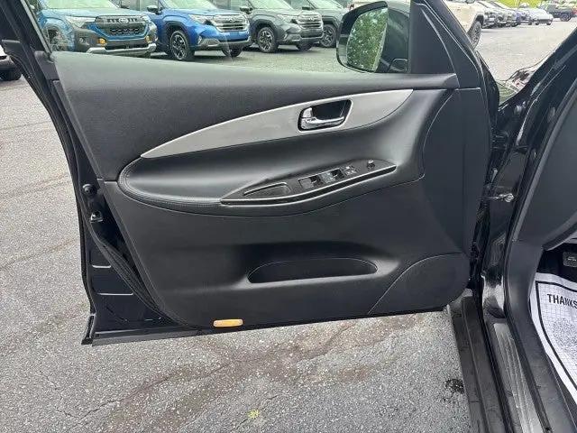 2017 INFINITI QX50 Standard