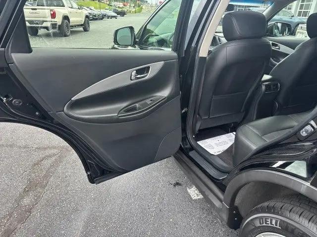 2017 INFINITI QX50 Standard