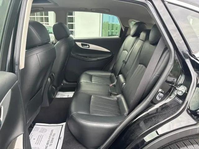 2017 INFINITI QX50 Standard