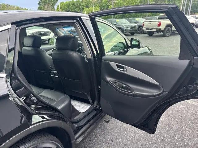 2017 INFINITI QX50 Standard