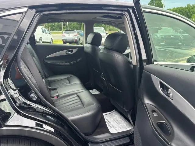 2017 INFINITI QX50 Standard