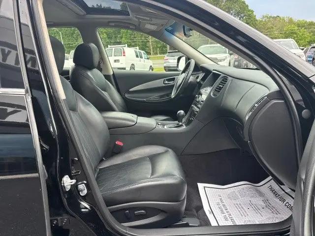 2017 INFINITI QX50 Standard