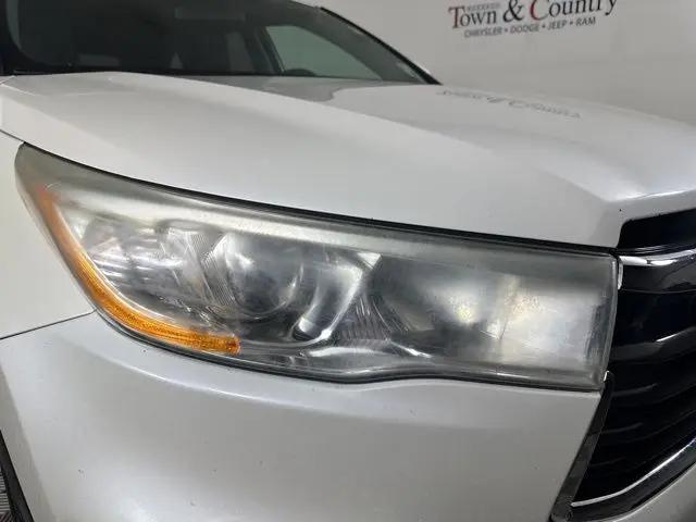2014 Toyota Highlander LE