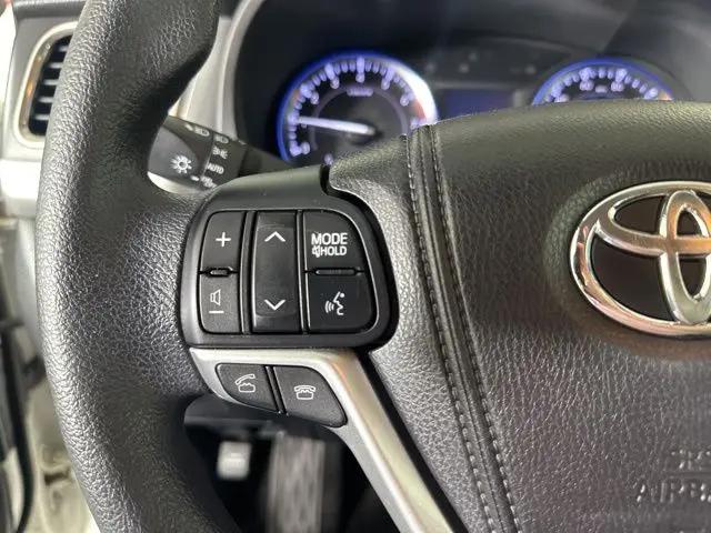 2014 Toyota Highlander LE