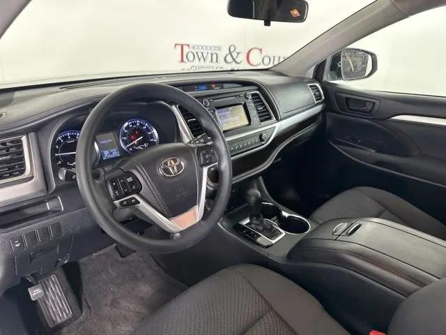 2014 Toyota Highlander LE