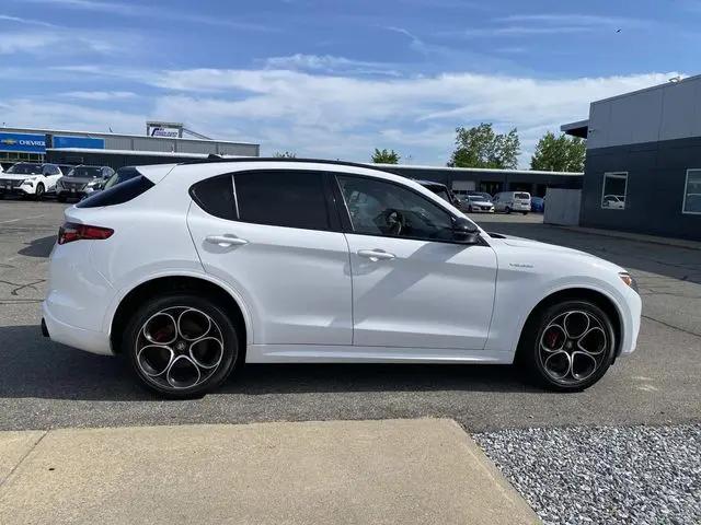 2023 Alfa Romeo Stelvio Veloce AWD