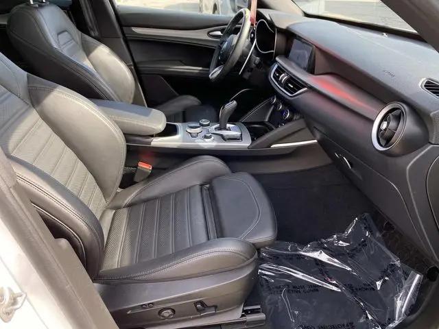 2023 Alfa Romeo Stelvio Veloce AWD