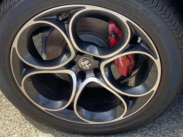 2023 Alfa Romeo Stelvio Veloce AWD