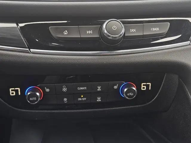 2022 Buick Enclave FWD Essence
