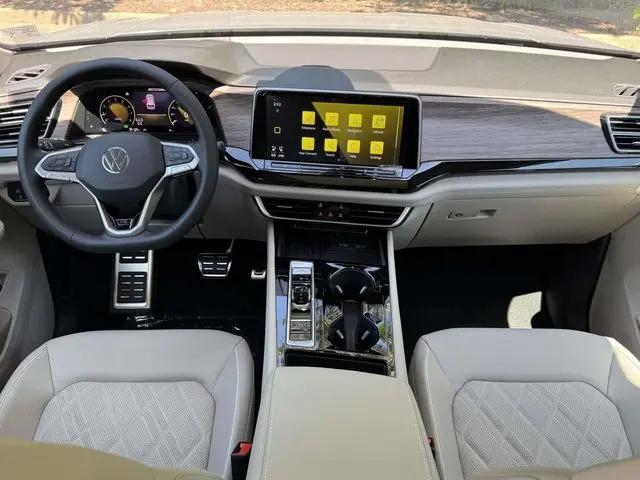 2026 Volkswagen Atlas SEL Premium R-Line