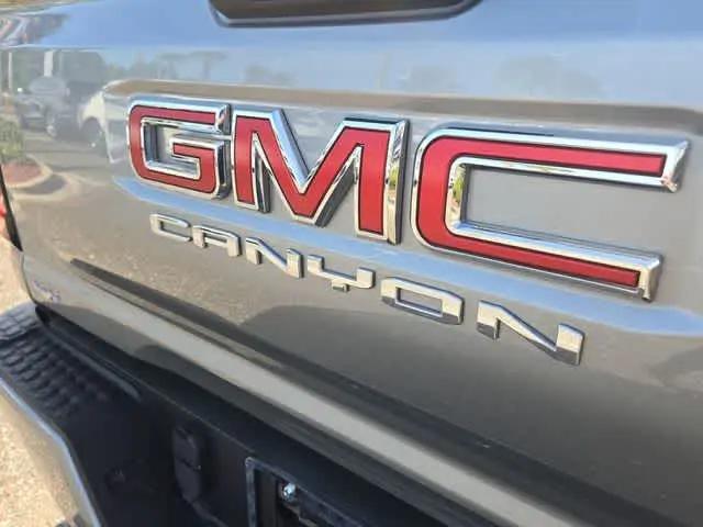 2023 GMC Canyon 4WD Crew Cab Short Box AT4