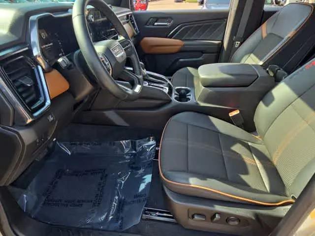 2023 GMC Canyon 4WD Crew Cab Short Box AT4