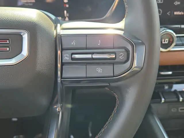 2023 GMC Canyon 4WD Crew Cab Short Box AT4