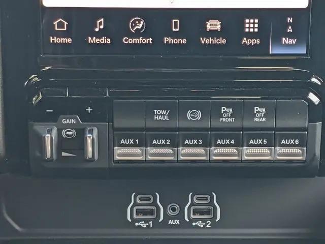 2026 Ram 3500 Big Horn Crew Cab 4x4 8' Box