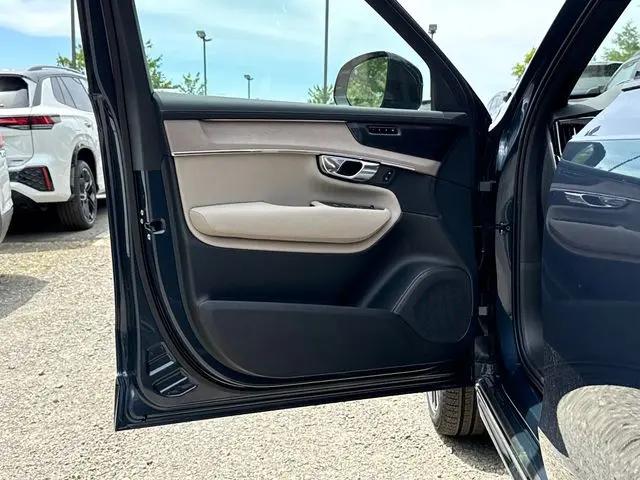2026 Volvo XC90 Plug-In Hybrid Ultra Dark Theme, T8 AWD, Electric/Gasoline, 6 Seats