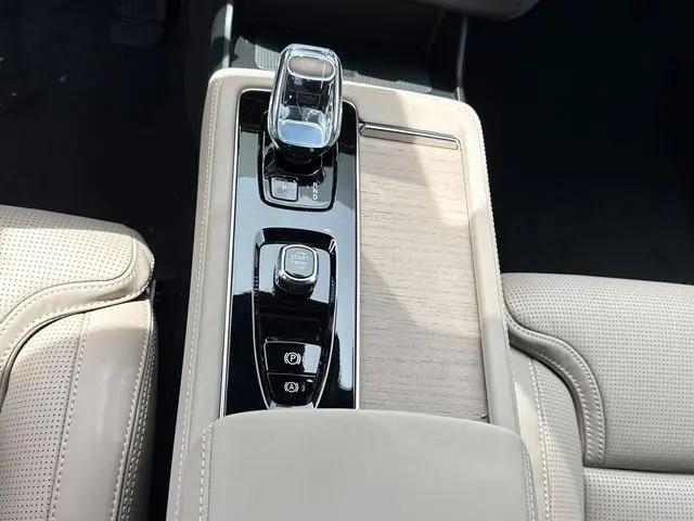 2026 Volvo XC90 Plug-In Hybrid Ultra Dark Theme, T8 AWD, Electric/Gasoline, 6 Seats