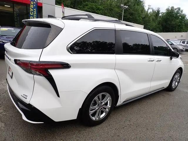 2022 Toyota Sienna XSE