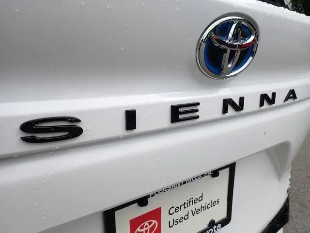 2022 Toyota Sienna XSE