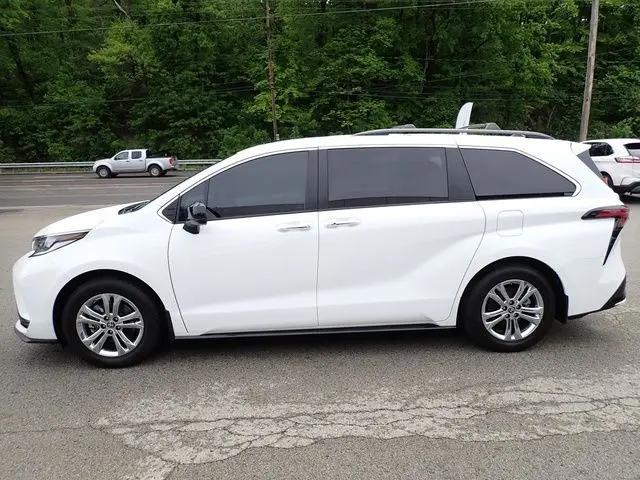 2022 Toyota Sienna XSE