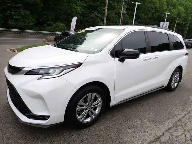 2022 Toyota Sienna XSE