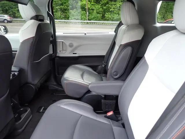 2022 Toyota Sienna XSE