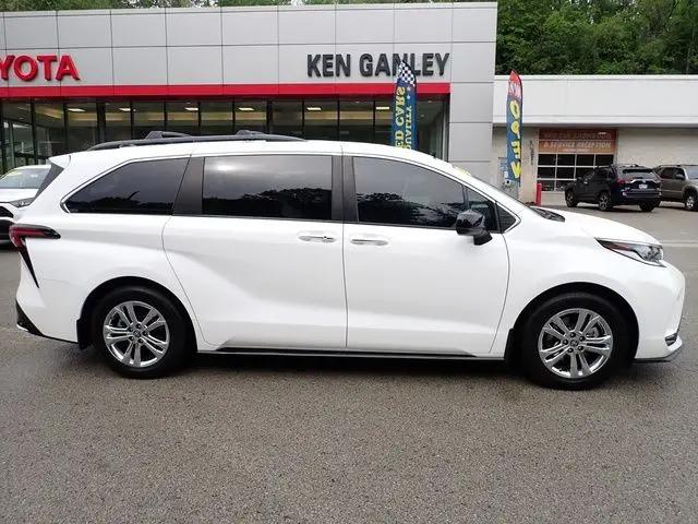 2022 Toyota Sienna XSE