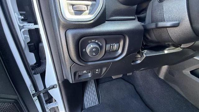2025 Ram 1500 Big Horn Crew Cab 4x4 5'7" Box