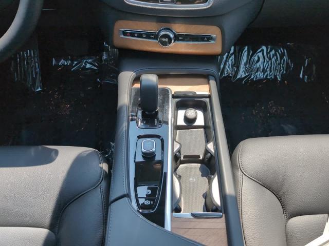 2024 Volvo XC90 B6 Plus Bright Theme 7-Seater