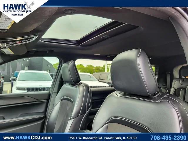 2023 Jeep Grand Cherokee L Altitude 4x4
