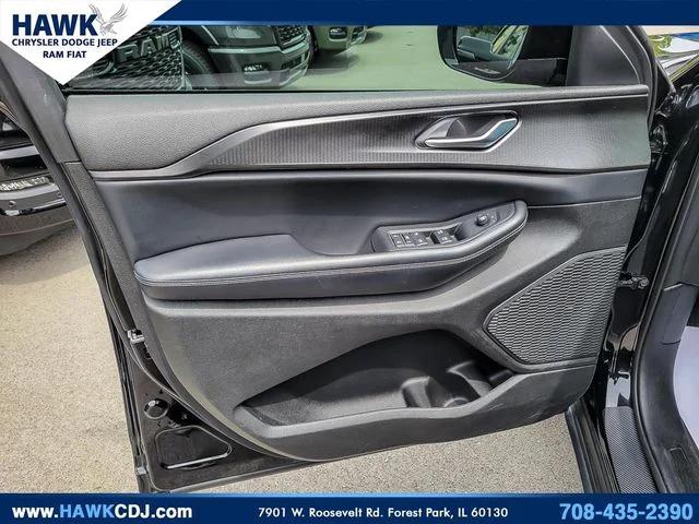 2023 Jeep Grand Cherokee L Altitude 4x4