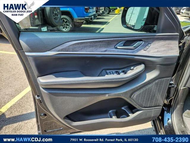 2023 Jeep Grand Cherokee L Limited 4x4