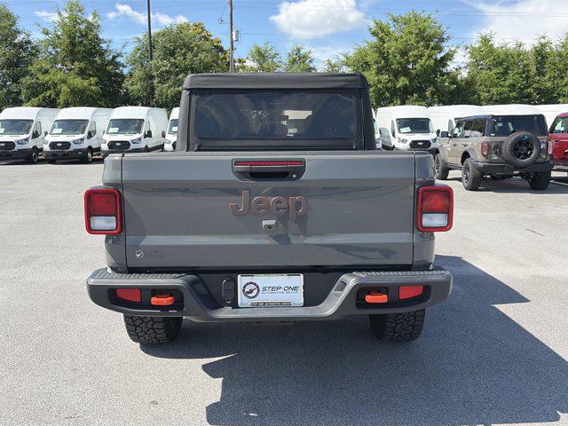 2022 Jeep Gladiator Sport