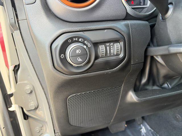 2022 Jeep Gladiator Sport