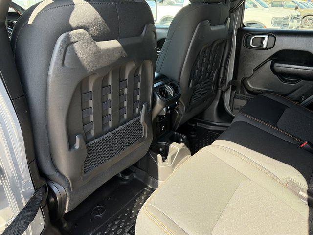 2022 Jeep Gladiator Sport
