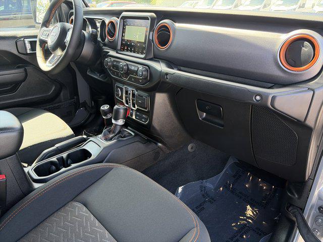2022 Jeep Gladiator Sport
