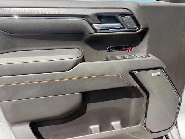 2025 GMC Sierra 1500 4WD Crew Cab Short Box AT4