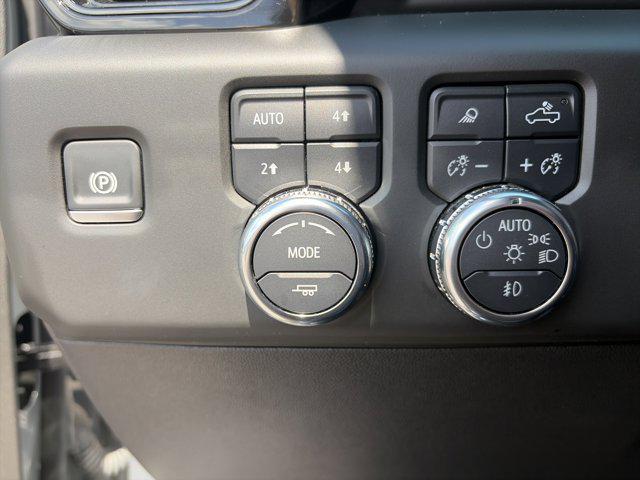 2025 GMC Sierra 1500 4WD Crew Cab Short Box AT4