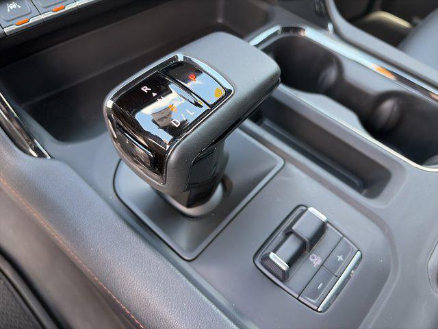 2025 GMC Sierra 1500 4WD Crew Cab Short Box AT4